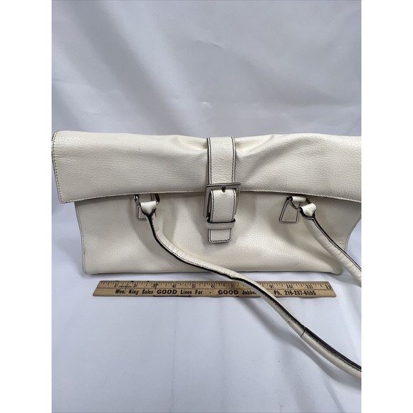BCBG Cream Beige Purse Shoulder Bag Buckle Accent 3 Compartment Leather - Picture 9 of 16